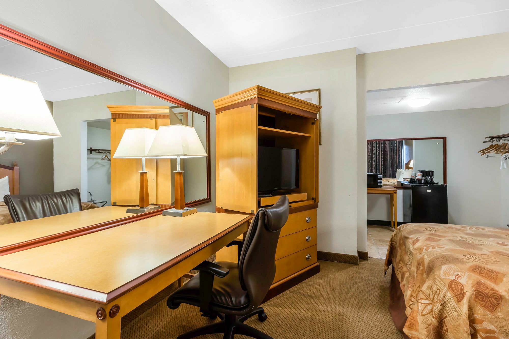 Lotus By Hotel Inn - Hot Springs Bagian luar foto