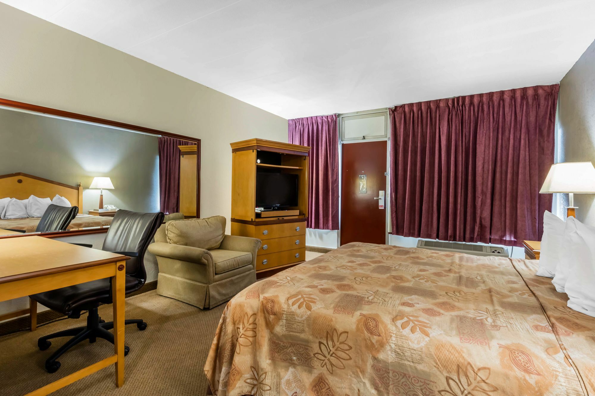 Lotus By Hotel Inn - Hot Springs Bagian luar foto