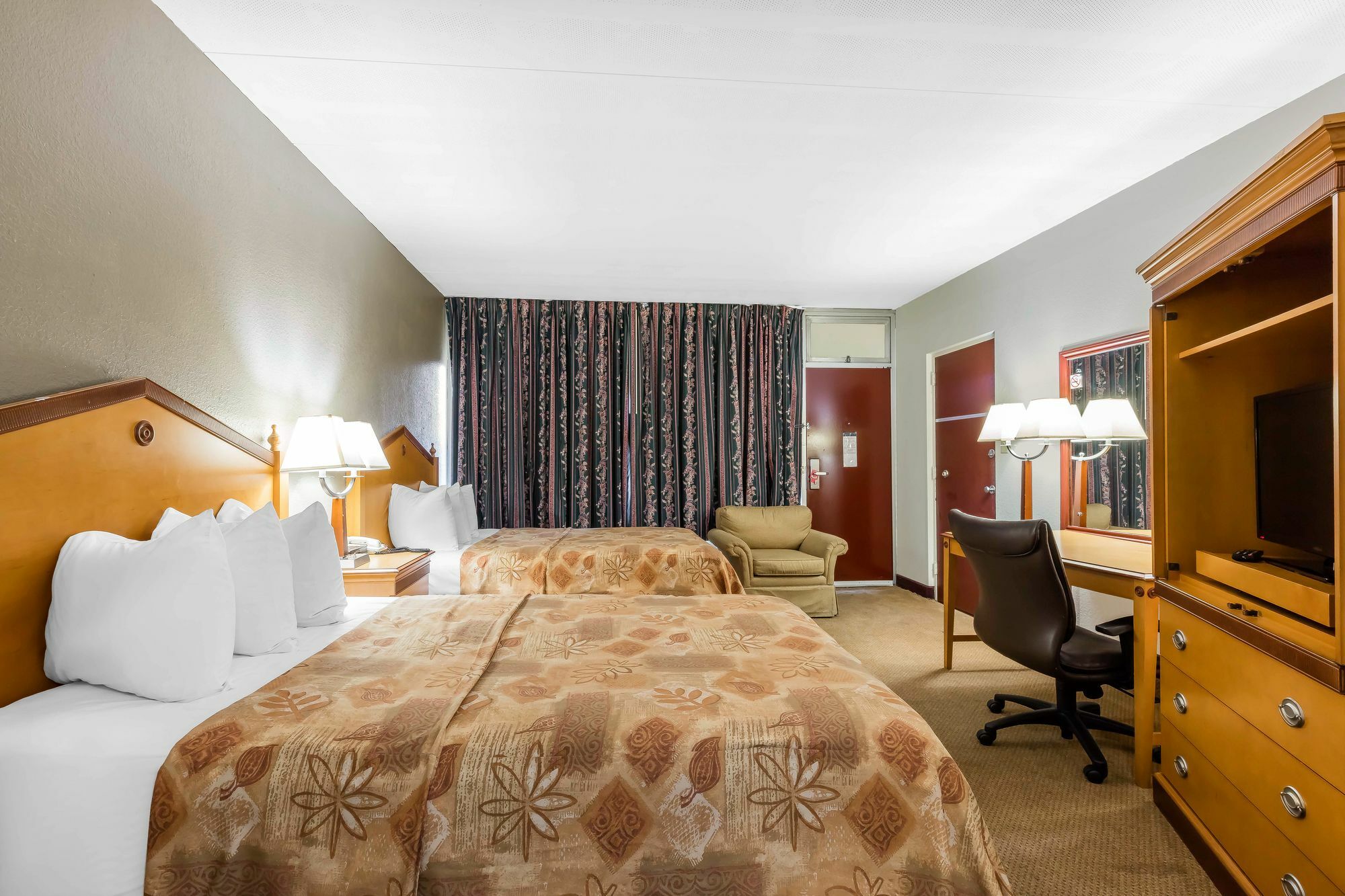 Lotus By Hotel Inn - Hot Springs Bagian luar foto