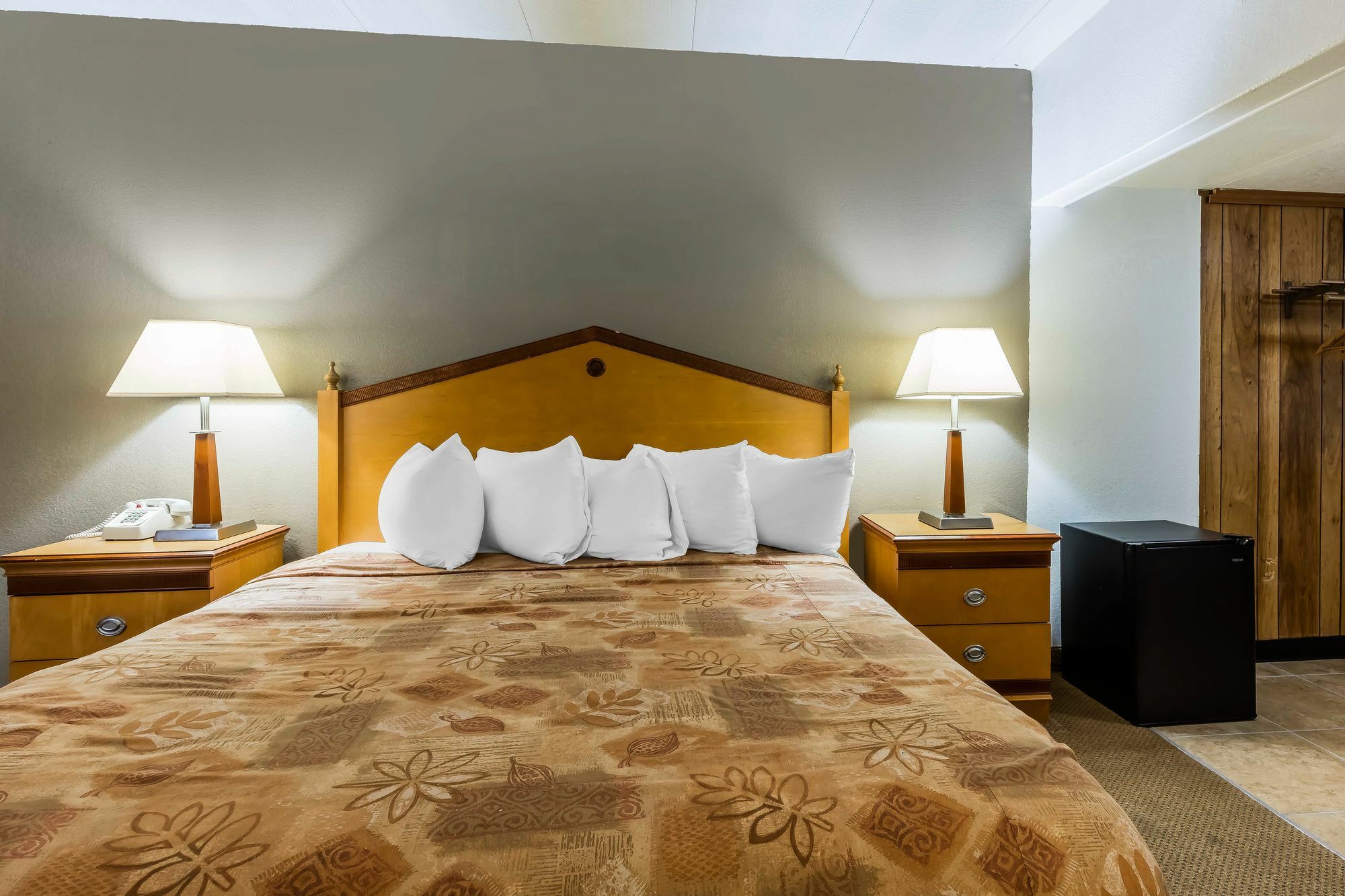 Lotus By Hotel Inn - Hot Springs Bagian luar foto